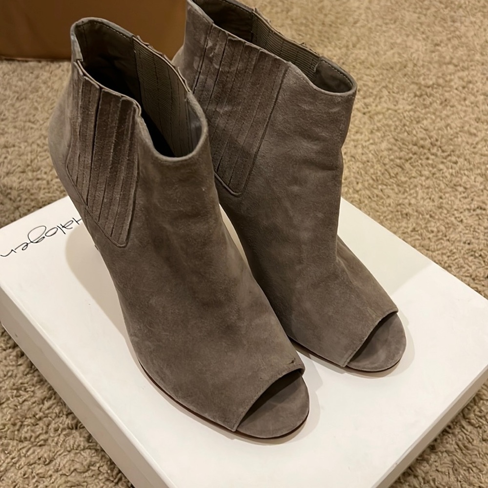 Halogen booties